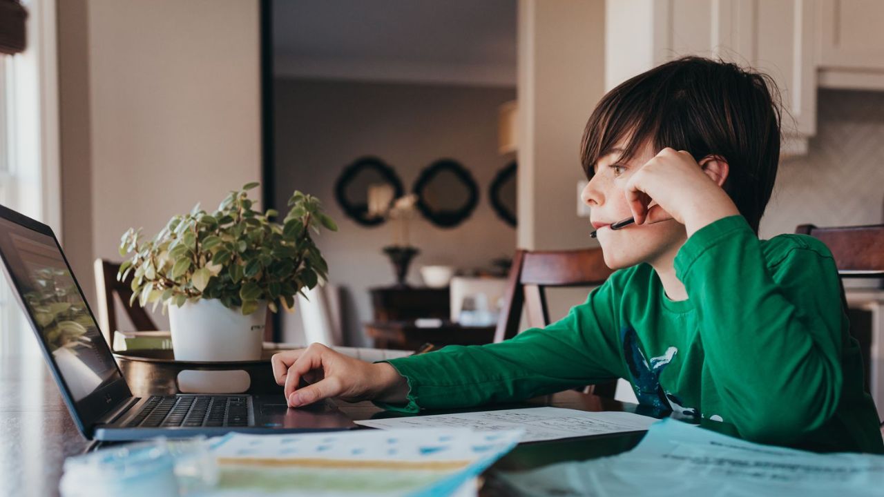 How Students Are Using AI Writing Tools for Assignments